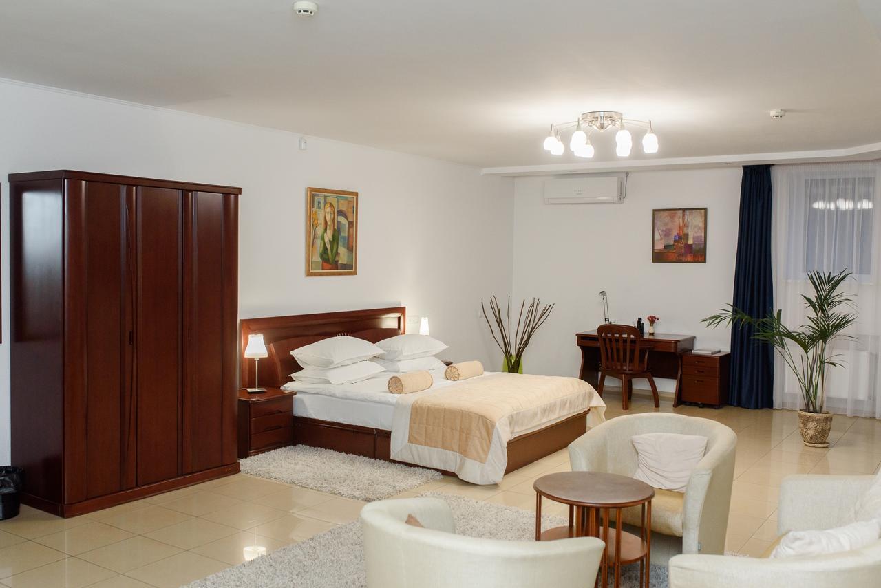 M&M Aparthotel Сумы Экстерьер фото