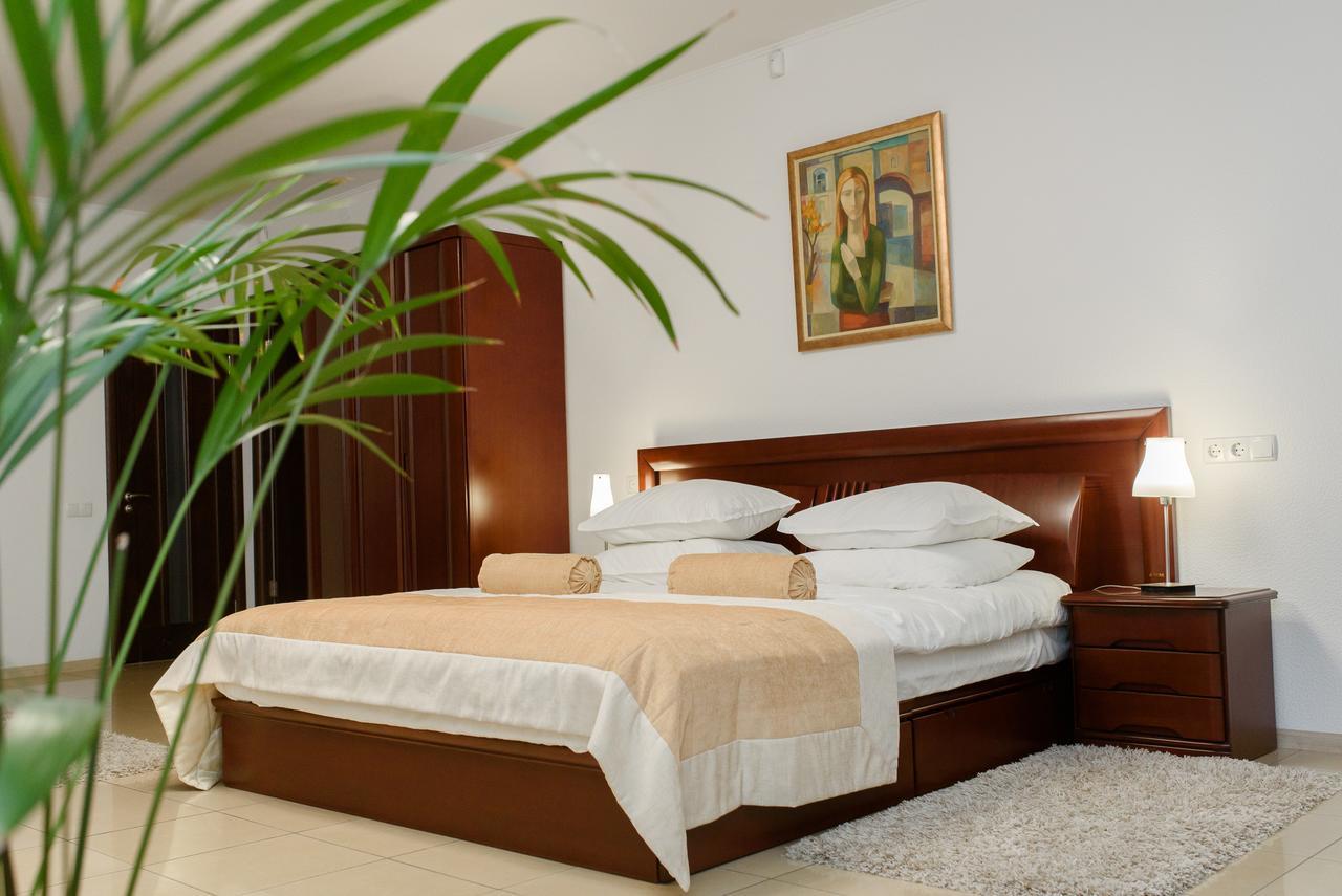 M&M Aparthotel Сумы Экстерьер фото